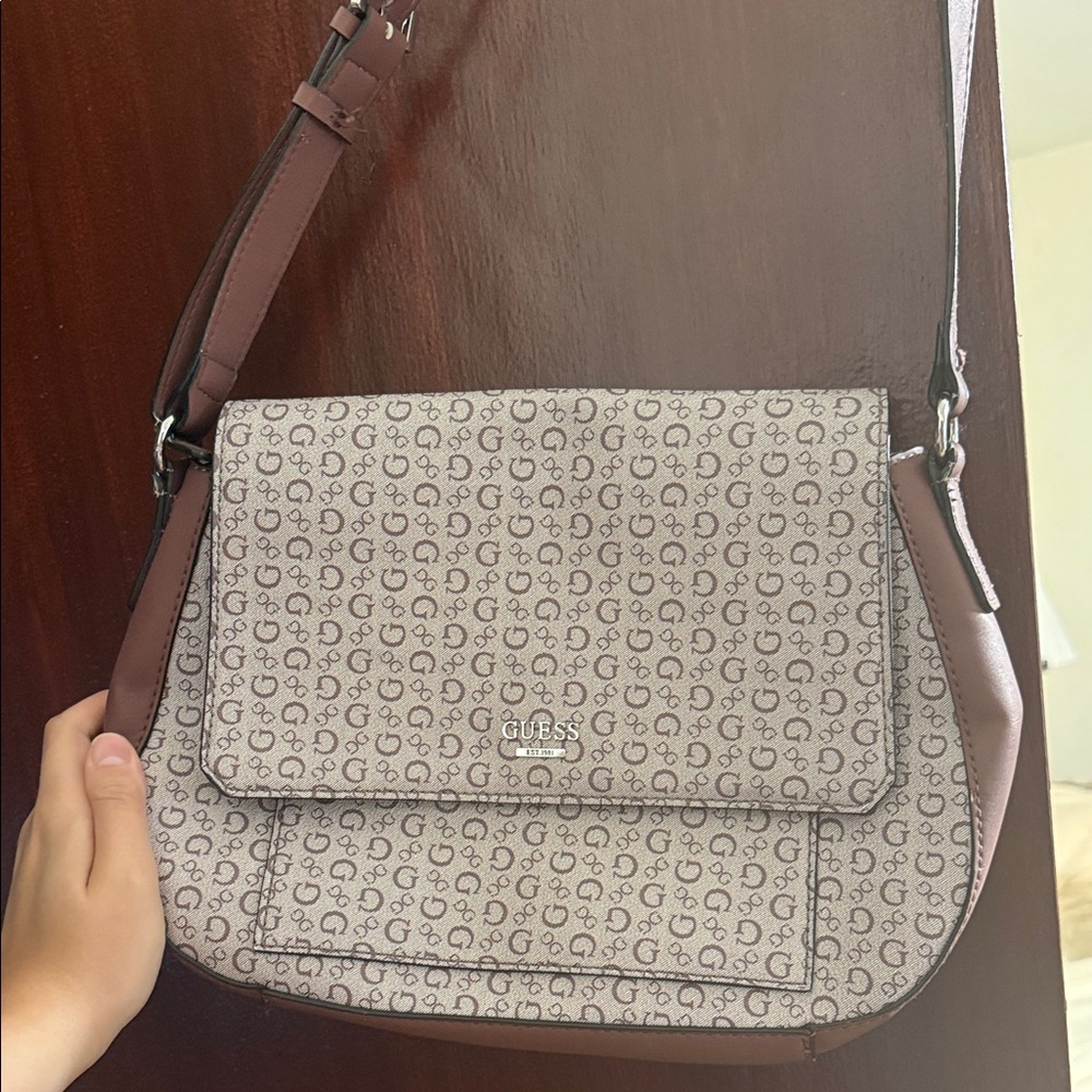 Guess Tan and Brown Shoulder Bag